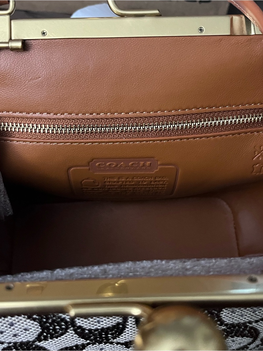 Coach Brown and Cream Signature Jacquard Kiss-Lock 16 - Picture 8 of 11